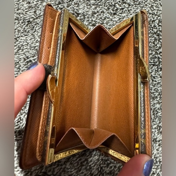 Louis Vuitton kiss lock monogram wallet - Picture 15 of 17